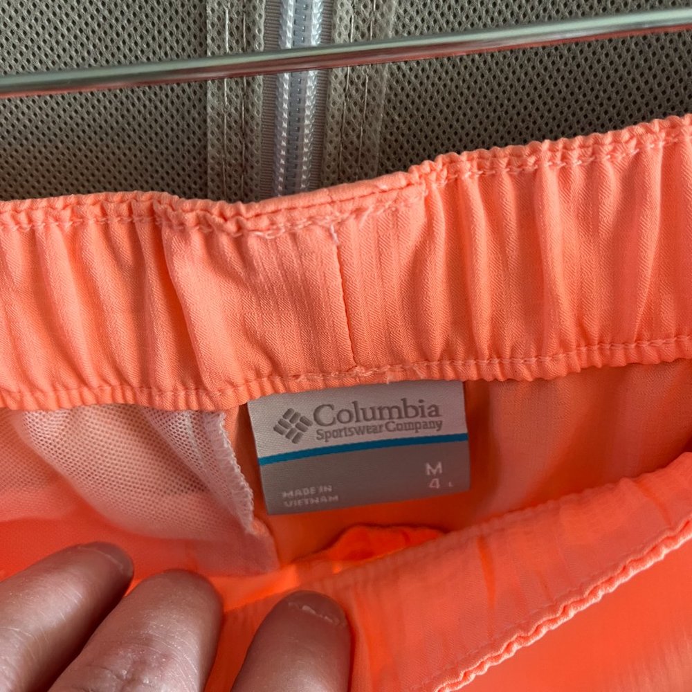 NWT Columbia Women's Shorts Size Medium, 4" inseam - Tamiami Pull On - Peach - Picture 3 of 9